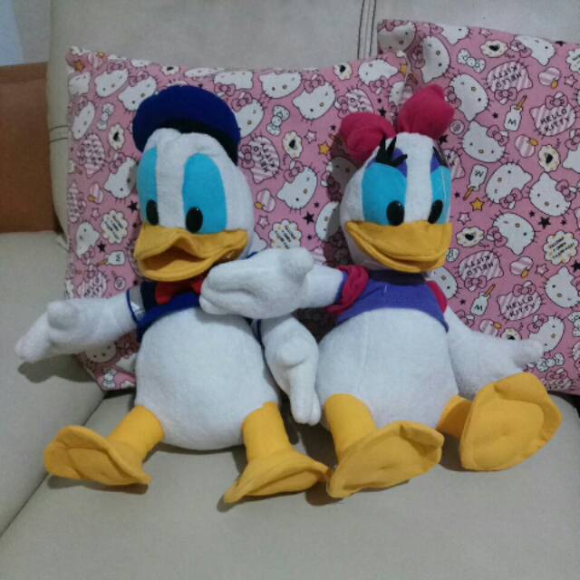 boneka donald desy