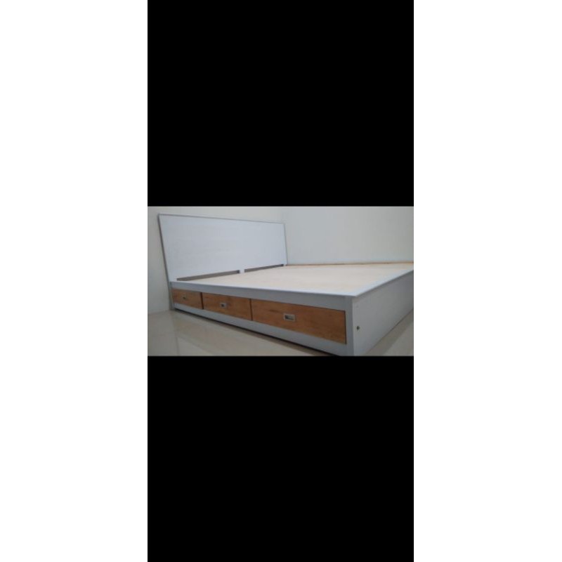 tempat tidur