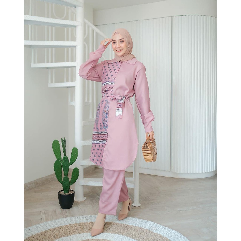 ONE SET VERA