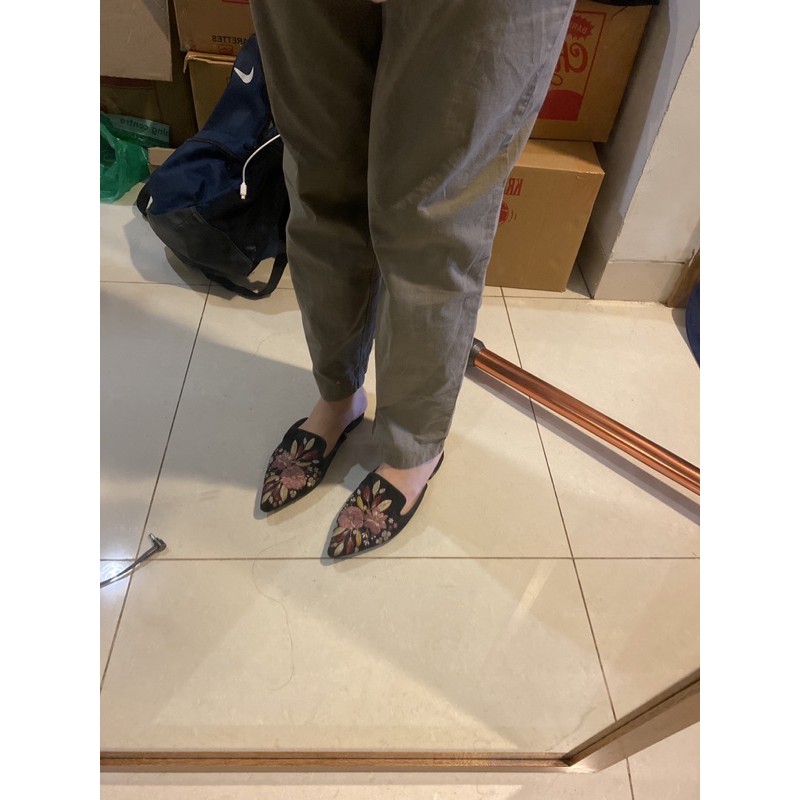 charles and keith mules