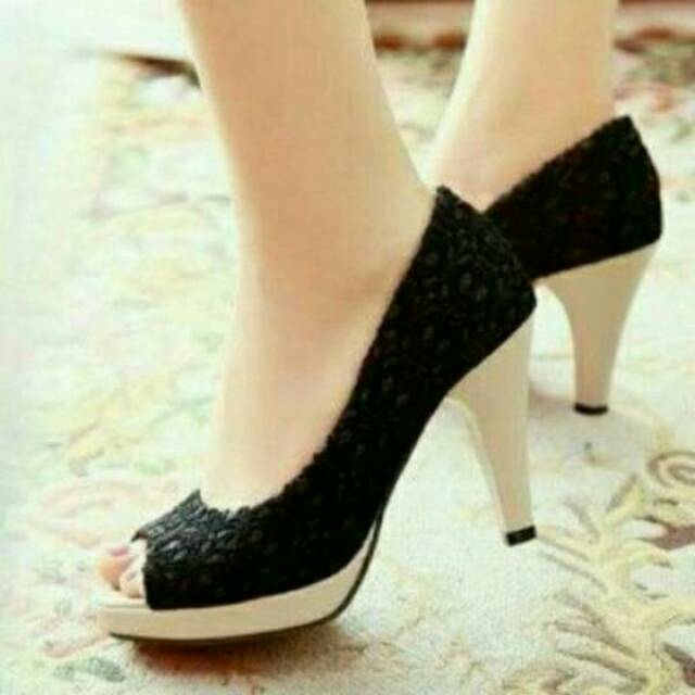 Heels berukat