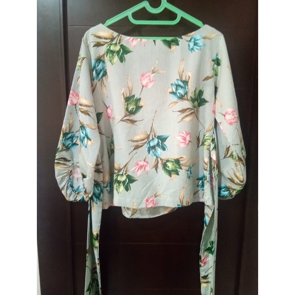 [PRELOVED] Blouse Wanita Bunga bunga