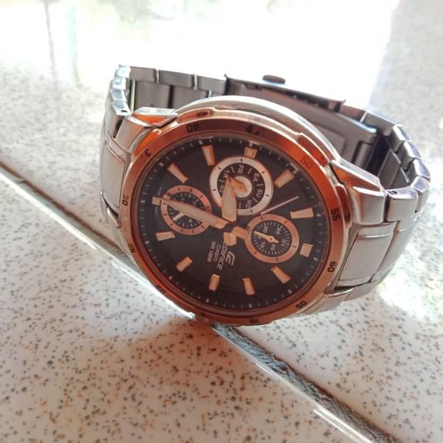 Jam casio edifice