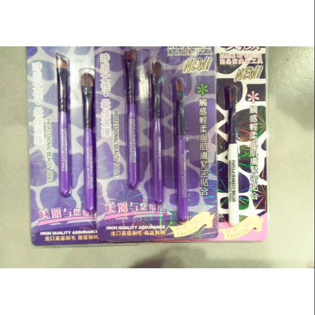 Kuas make up