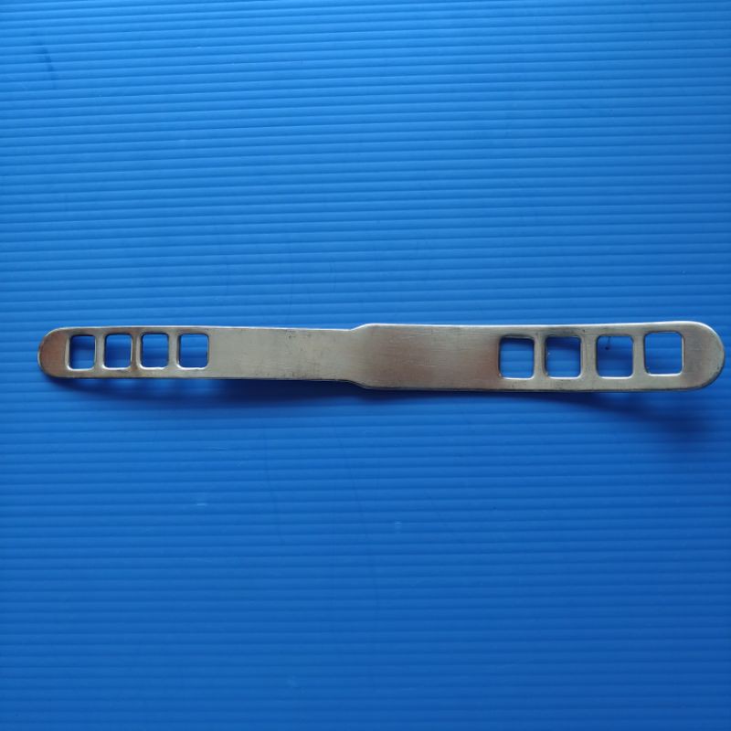 Tounge spatel lubang stainless