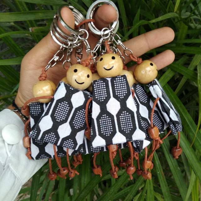 GANTUNGAN LUCU