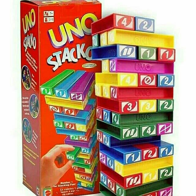 Uno stacko mainan edukatif