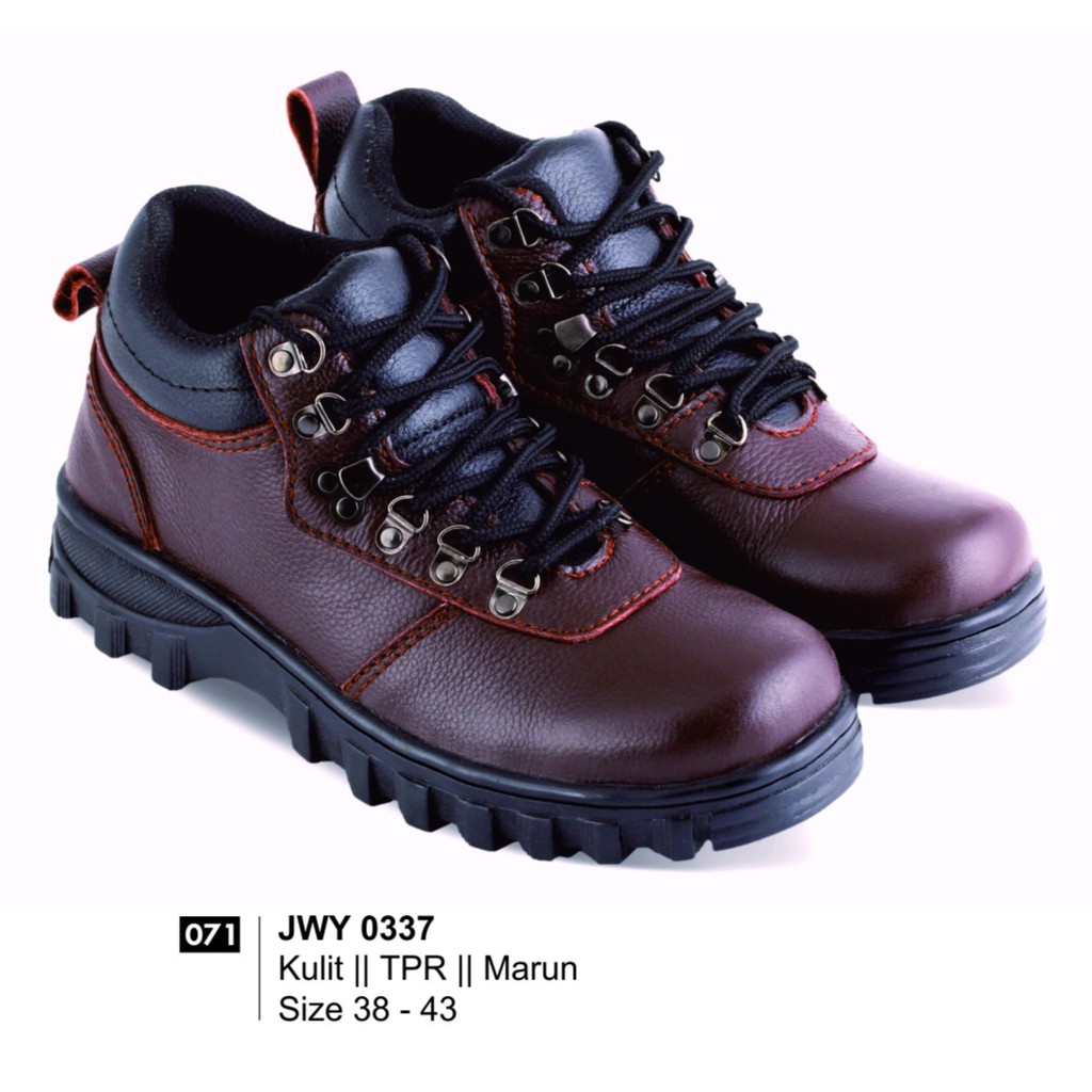 SEPATU BOOTS