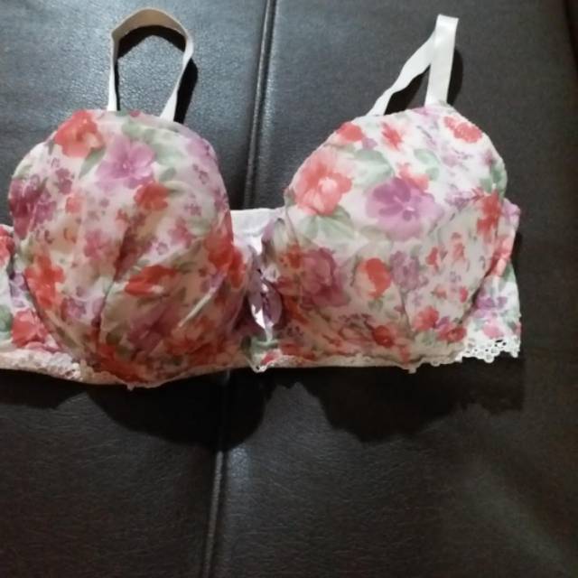 Bra No Busa Size 36B