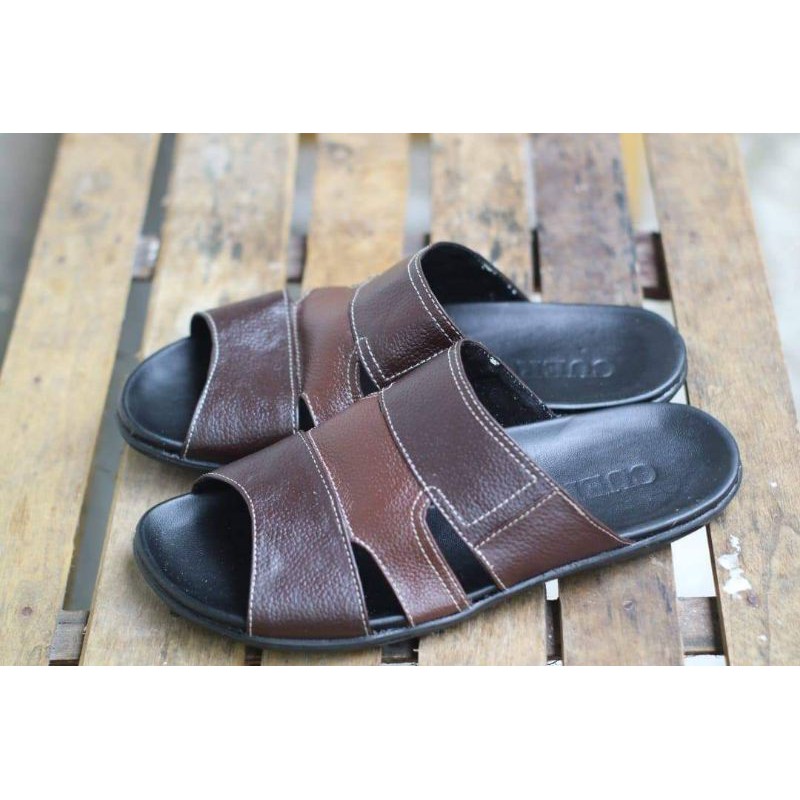 sandal kulit pria