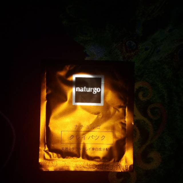 Masker peel off hitam