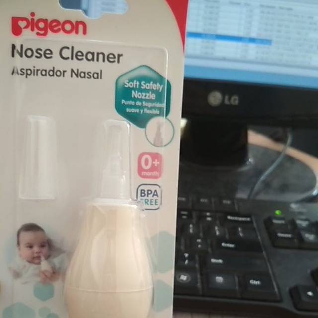 Nose cleaner with blister