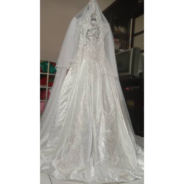 gaun kebaya putih