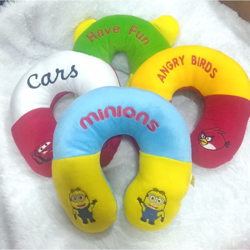 bantal leher karakter