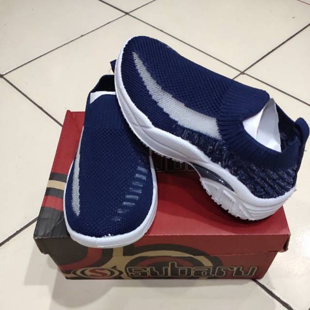 Sepatu anak