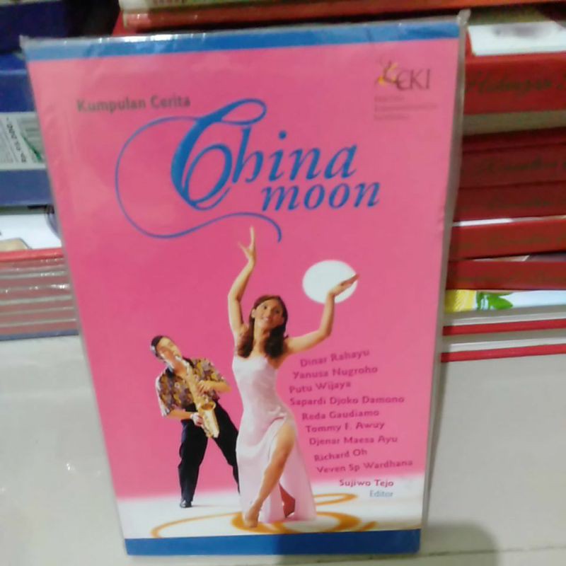 buku Shima moon