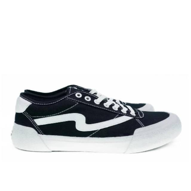 Sepatu Patrobas Ivan Navy Low