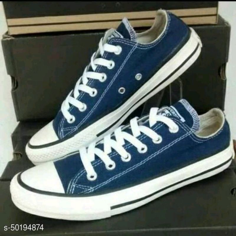sepatu sneakers
