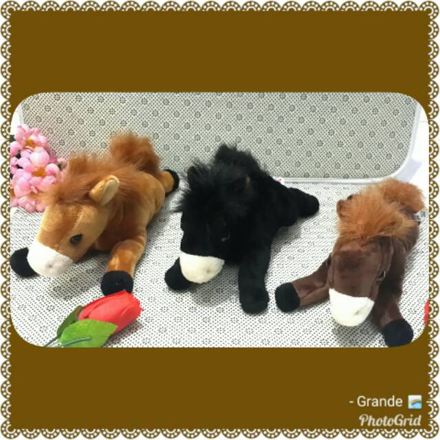 Boneka Lying Horse