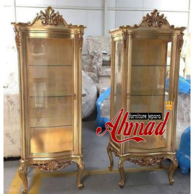 Lemari hias ukir