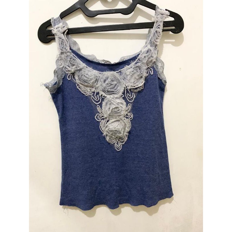 Tanktop biru variasi bunga