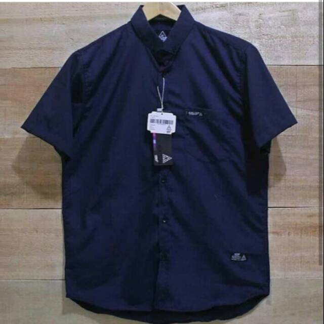 Kemeja pria lengan pendek