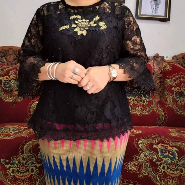 Blus renda fatmawati cord