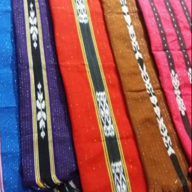 Kain tenun tanimbar