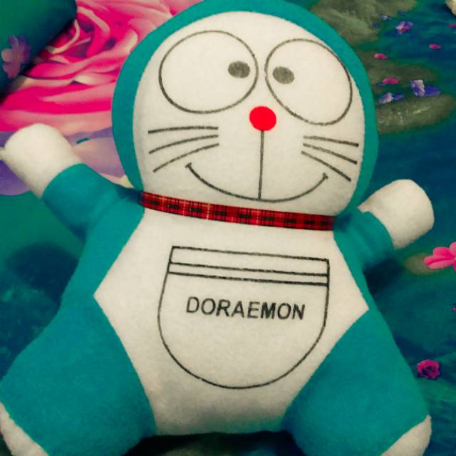 Boneka doraemon