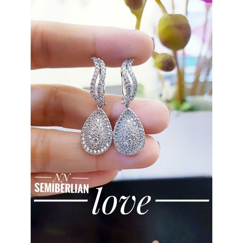 anting semi berlian
