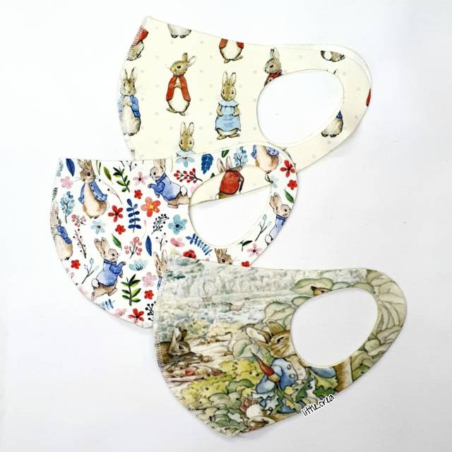 Masker Motif Theme Peter Rabbit