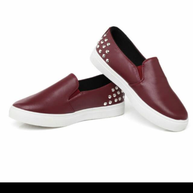 Sneakers Studed series 1533#.