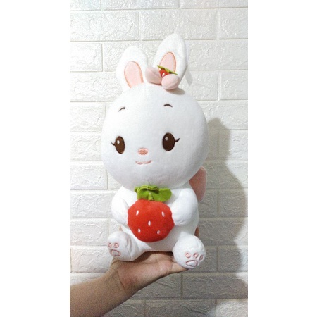 Boneka Kelinci Stroberi