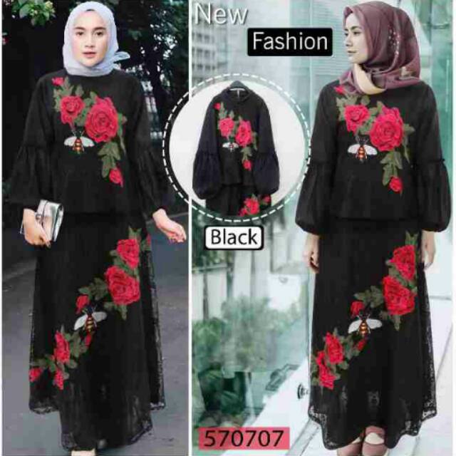 Maxi red rose black