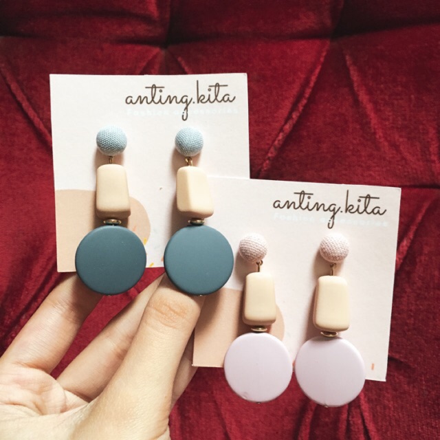Anting Geometris Soft Color