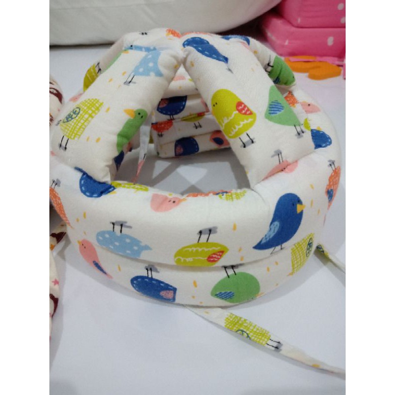 Helm Bayi Belajar Jalan