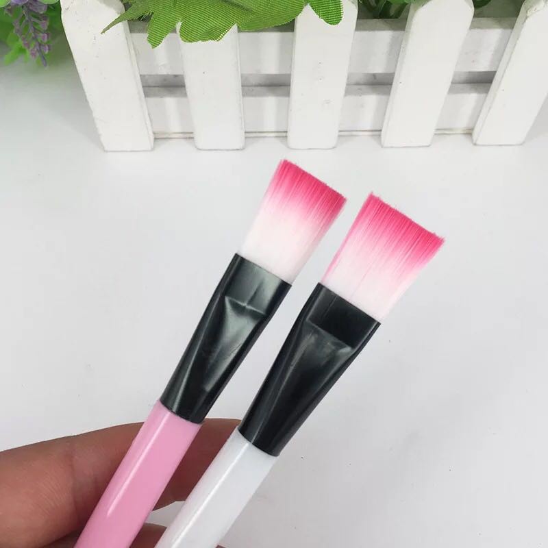 Kuas makeup lucu