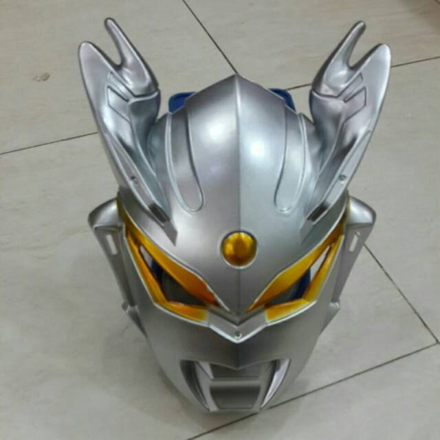 Topeng mainan , topeng ultramen