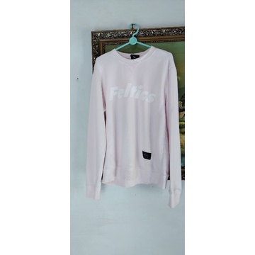 preloved crew neck cn feltics