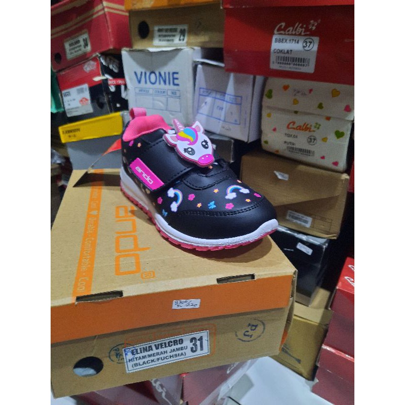 sepatu sekolah anak cewek