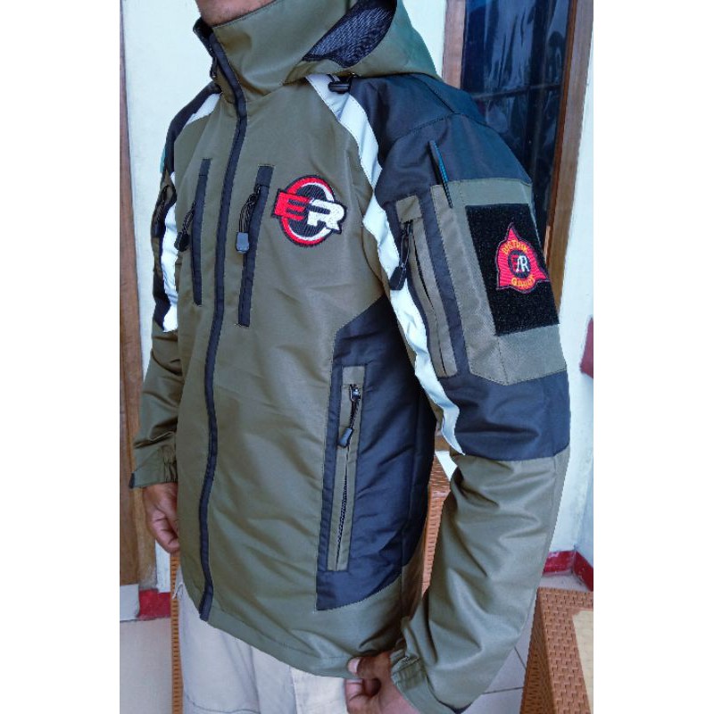 jaket tactical gunung