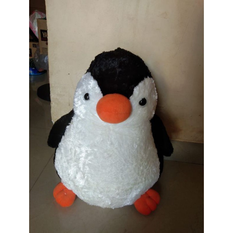 boneka pinguin
