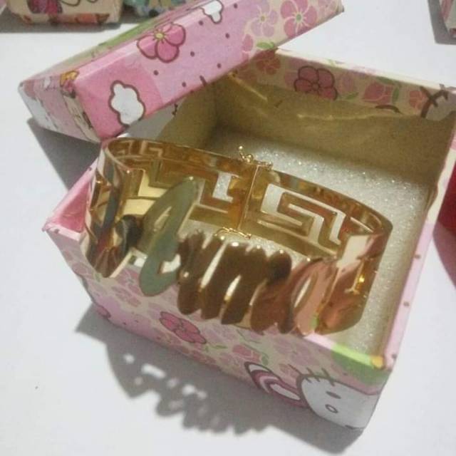 Gelang nama