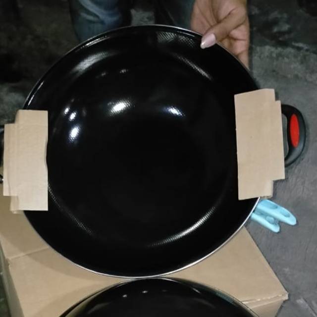 Wajan Enamel