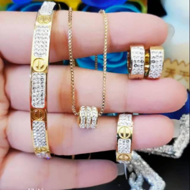 perhiasan titanium set lapis emas 24k
