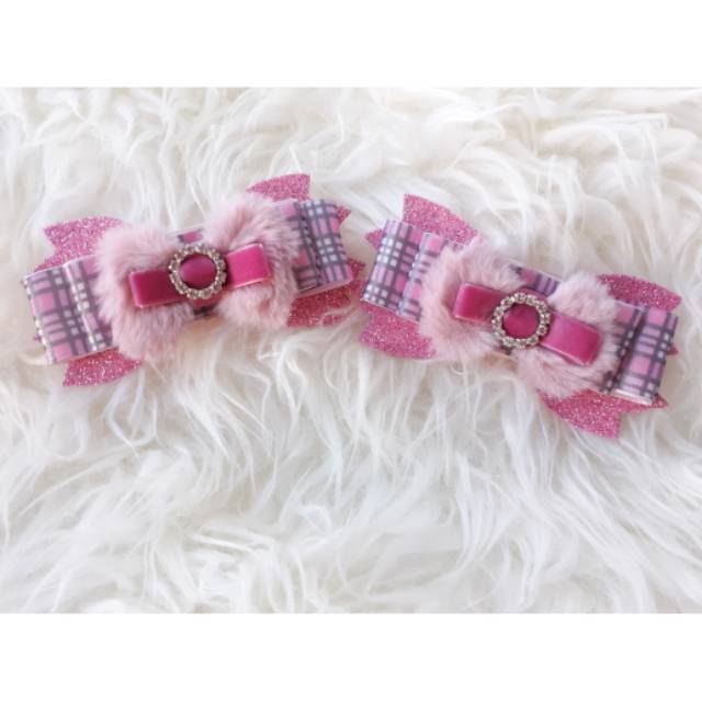 Jepit burberry in pink