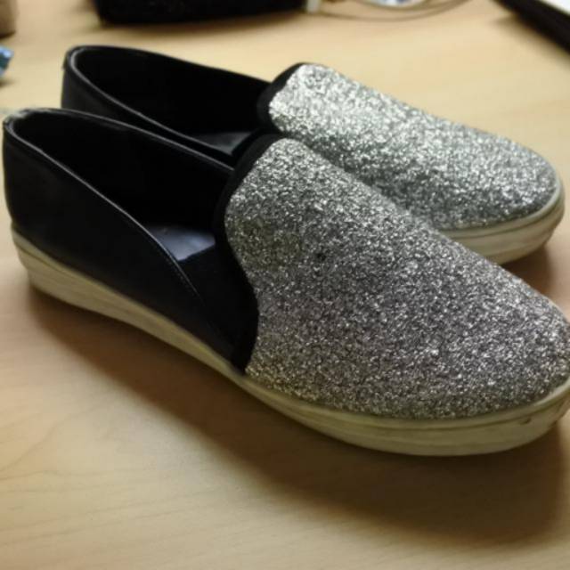 Preloved slip on shoes