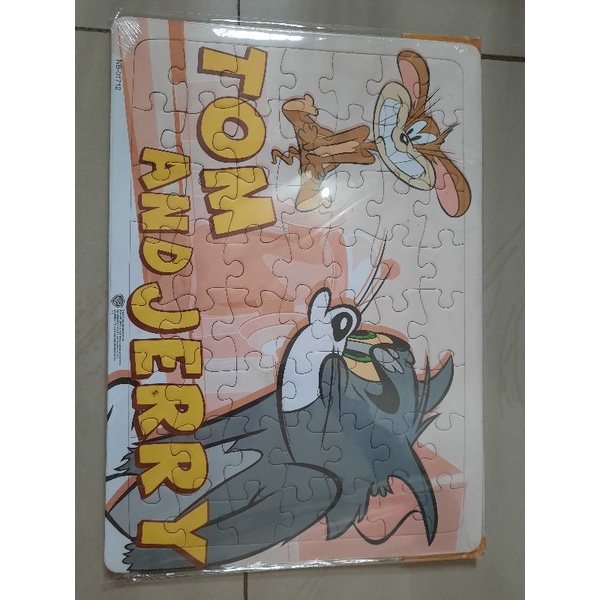 Mainan puzzle large Tom and jerry