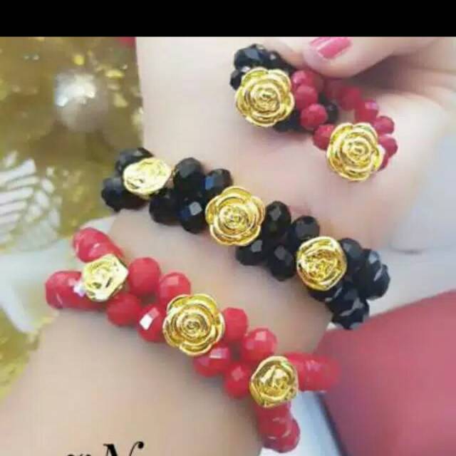 set perhiasan mawar