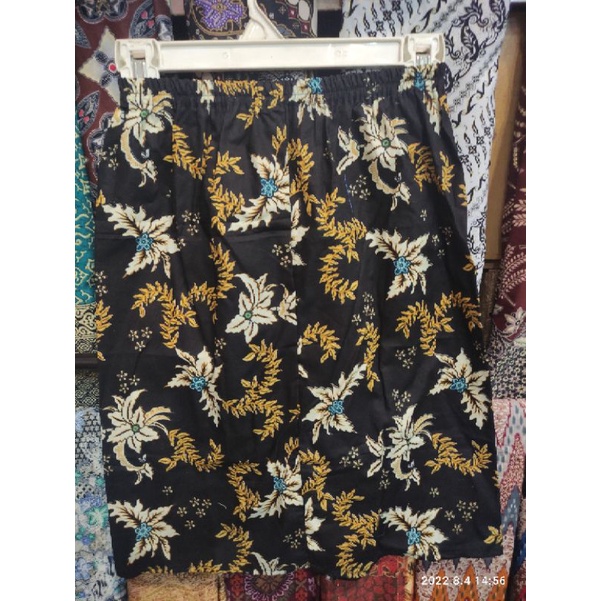 Rok Batik Pendek